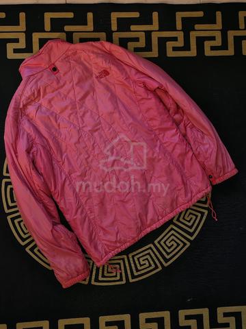 The North Face pink puffer jacket - photo 2 of 6