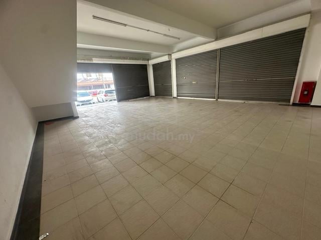 2 Sty Whole Block Shop lot, Hulu Langat, Taman Lagenda Suria 1