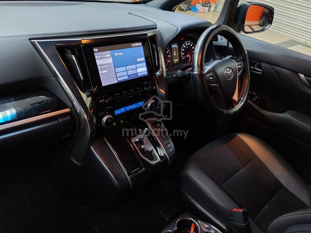 2022 T.Alphard 2.5 Type Gold -Many unit available - 5