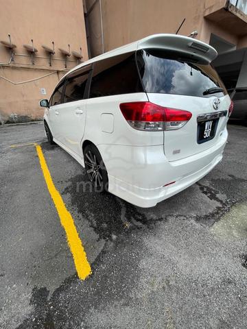 2010 Toyota WISH 2.0 Z (A) - 2
