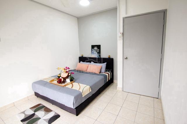 (Lelaki Muslim) Bilik Master Besar Fully Furnished Aircond Wifi 1