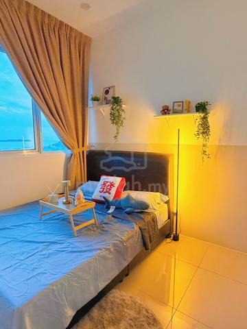 Cozy Seaview Master Room with Attached Bathroom 1