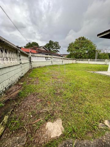 Single Storey Corner Lot Jalan Teratai Taman Johor Jaya Original Unit 1