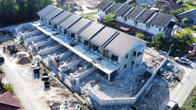 Rumah TERES 2 TINGKAT 4BILIK TEPI SMK KOMPLEKS MENGABANG TELIPOT 1