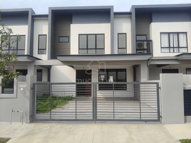 Rumah Teres 2 Tingkat Untuk Dijual di Kluang | 24x75 1