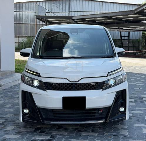 2018 Toyota VOXY 2.0 ZS GR KIRAMEKI (A) - 2