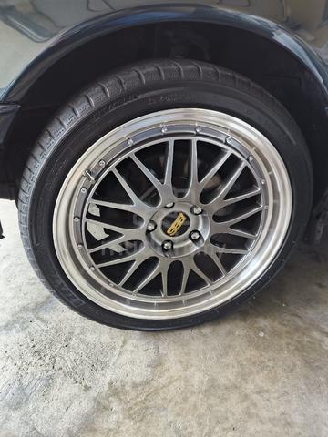 1995 Mercedes Benz E220 (CKD) 2.2 (A) - 4