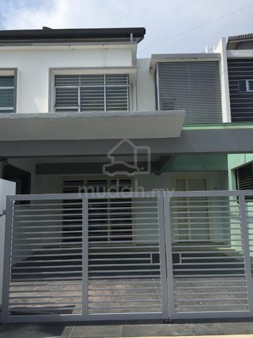 Double Storey 4 Bedroom 4 Bath Gated Guarded Kemuning Damai 1