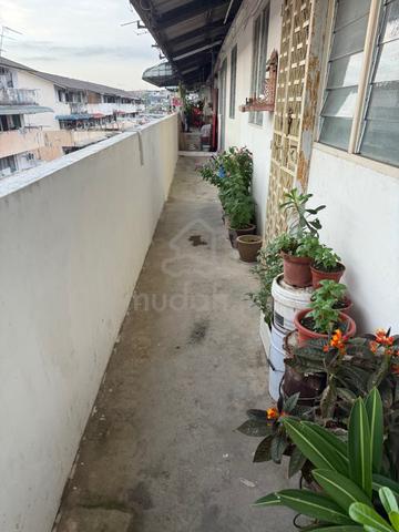 Flat Taman Ungku Tun Aminah 1