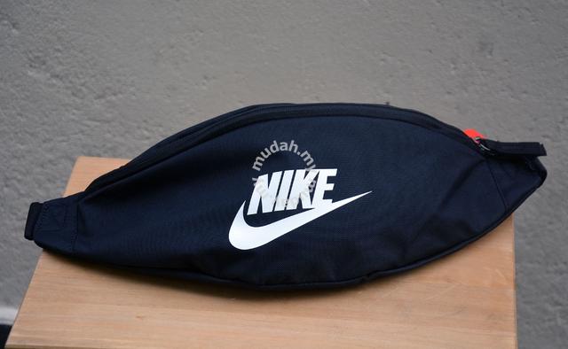 Nike Adjustable Strap Waist Bags & Fanny Packs | Mercari