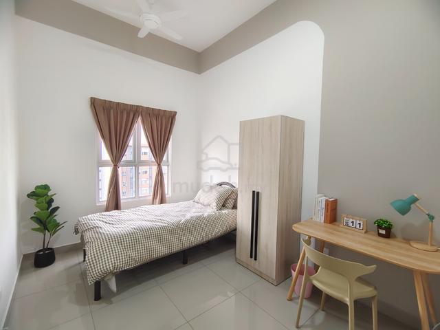 Minimalist ID Rimbayu Medium Room For Rent Fully Furnished 1