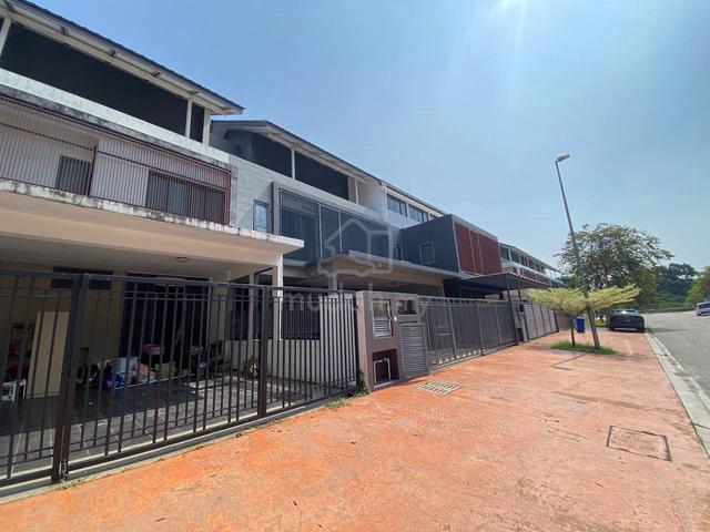 3 Storey Superlink Thistle Grove @ Denai Alam 1