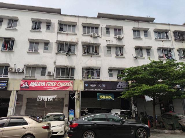 Dataran Otomobil Apartment 1