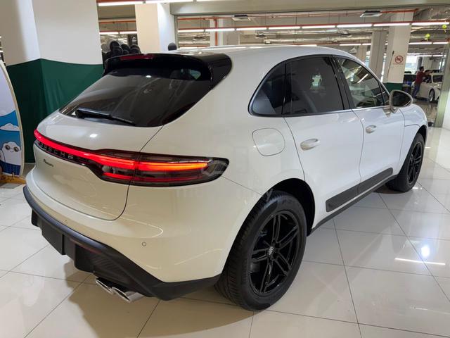 2022 Porsche Macan 2.0 - 2