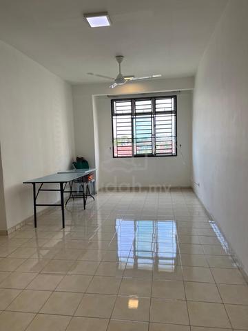Indah Court Apartment (Bukit Indah) 1