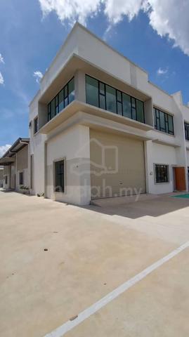 Semi-Detached Industrial Factory @Taman Bukit Perdana, Kluang For Rent 1