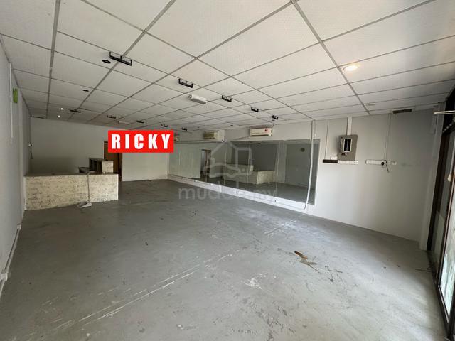 Main Road First Floor Shop Lot Rent Nearby USM Sungai Dua 1