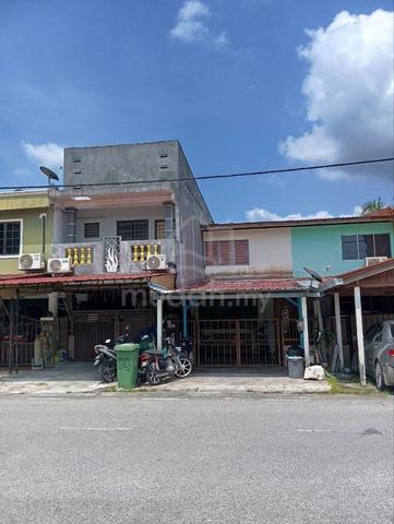 1 dan 1/2 Tingkat Taman Serdang Jaya Seri Kembangan Selangor 1