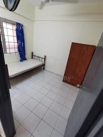 Small Room – Wangsa Metroview [FEMALE UNIT] 1