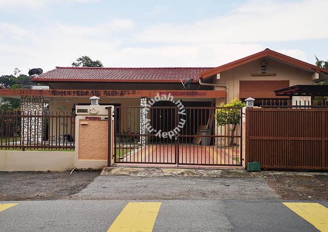 Bungalow Near Batu 4 Beach Pantai Saujana Batu 4 Port Dickson 1