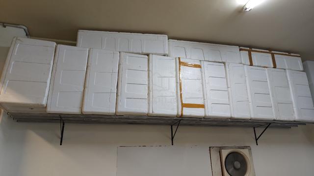 polystyrene foam cool box.  保丽龙冷藏箱 - photo 3 of 6