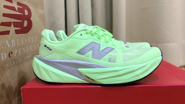 New balance women Rebel v5 - photo 2 of 4