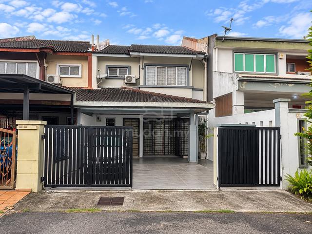 Double Storey Terrace Taman Prima Saujana Kajang Selangor. 1