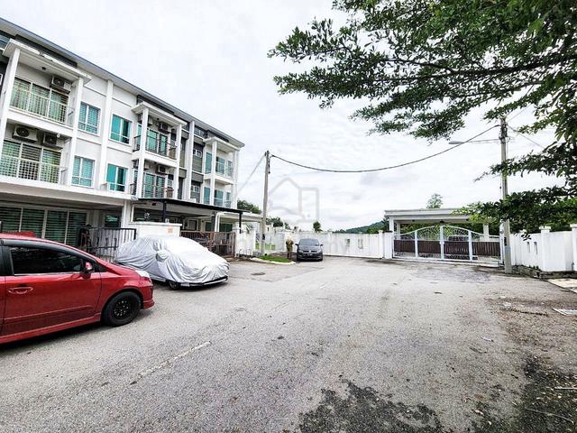 [NEAR PUTRAJAYA] 3 Storey Terrace Taman Nusa Idaman, Desa Putra 1