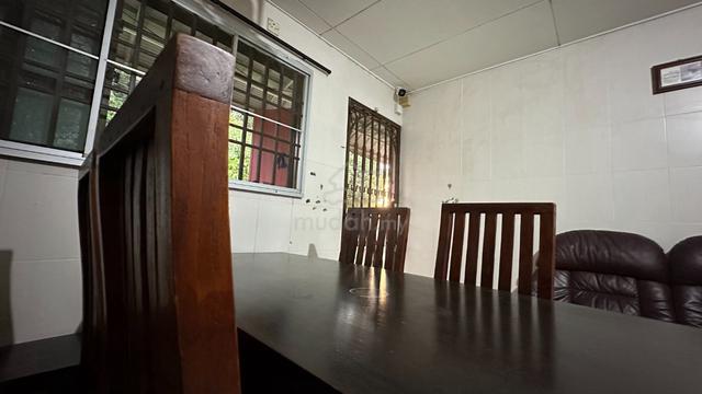 Solid Wood Dining Table + 4 Teak Chairs - photo 3 of 6