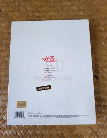 BEAST 6th Mini Album - Good Luck (White Version)

 - photo 2 of 5