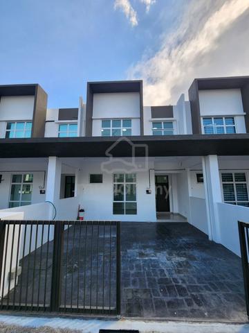 LACASA LUNAS — Double Storey House For RENT BELOW MARKET RENTAL 1