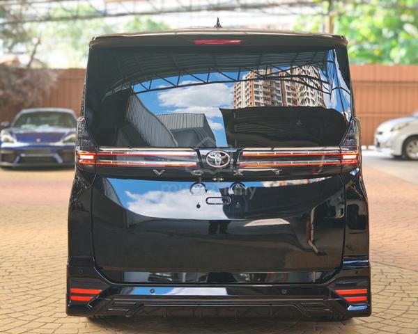 2025 Toyota VOXY 2.0 S-Z GR BODYKITS DIM HUD 5A 4K - 4
