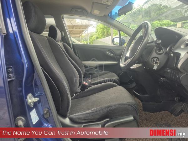 Honda STREAM 1.8 (A) I VTEC TAHUN DIBUAT 2013 - 5