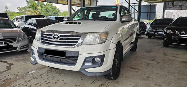 2015 Toyota HILUX 2.5 G TRD SPORTIVO (A) - 2