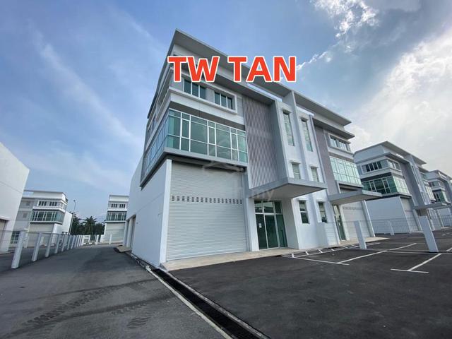 Semi-D Golden Gateway Valdor Batu Kawan Detached Factory Warehouse 1
