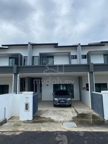 A cosy two story detached house in Taman bilangan bintulu 1