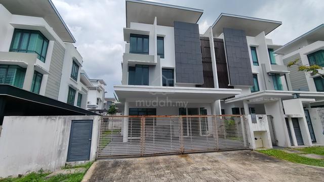 FREEHOLD EXCLU.NEIGHBOR 3 Storey Semi D House Lambaian Residence Bangi 1