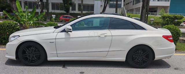 2010 Mercedes Benz E250 CGI COUPE AMG (A) W207 - 4