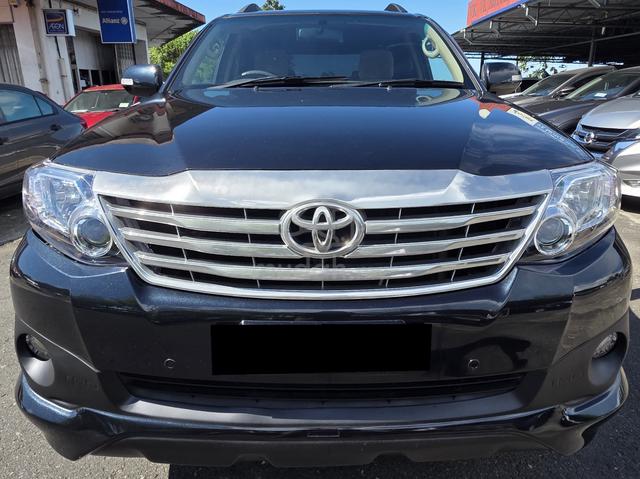 2012 Toyota FORTUNER 2.5 A G (DIESEL) (AT) (SUV)🖤 - 2