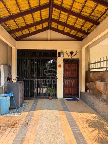 Freehold double storey terrace house at Taman Seri Gombak Fasa 2 1