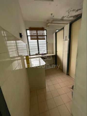 Desa Mentari Flat (Block 7) 1