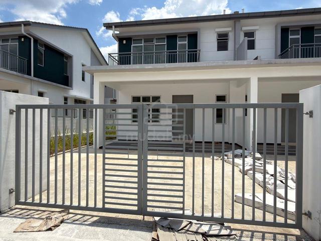 Double Storey Taman Pulai Mutiara / 4 Bedrooms 1