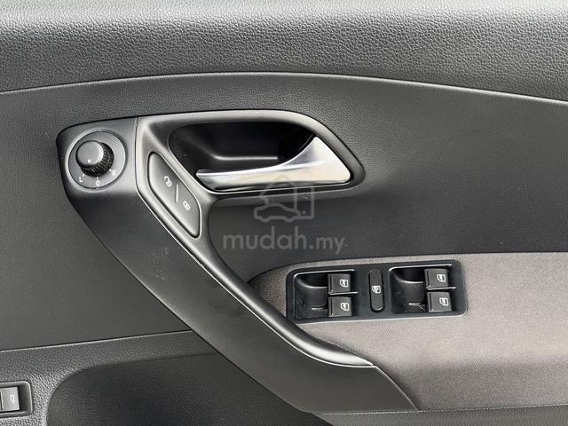 Volkswagen POLO 1.6 (A)CASH BACK ,HIGH LOAN - 4