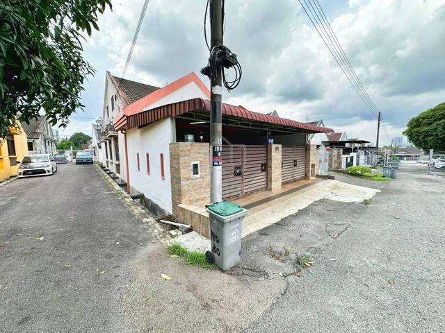 End Lot Taman Daya 1830 sqft 5 Rooms Gated Renovated Value Buy 1