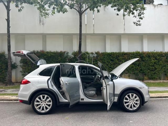 11/12 Porsche CAYENNE S 4.8 958 (A) DirectOwner - 3