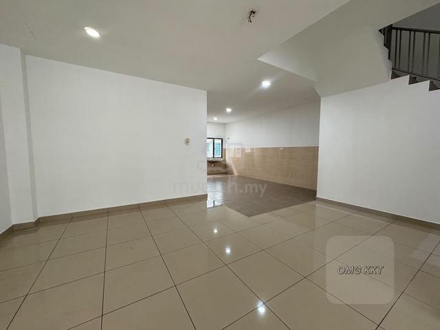 Taman Sri Andalas Klang 2 Storey Superlink 25x75 Renovated For Rent 1