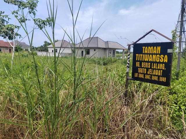 Tanah tepi jalan Jelawat UMK ke Tok Bali 3 lot blh pilih sediabina rmh 1