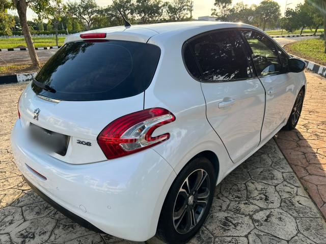 2014 Peugeot 208 1.6 VTI ALLURE (A) - 2