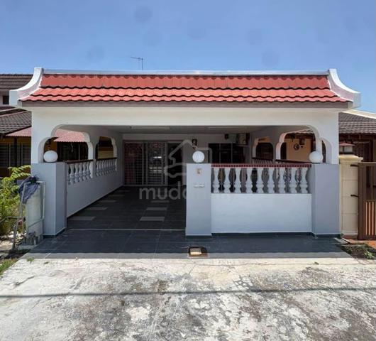 Single Storey Terrace at Bachang Baru Melaka Town 1