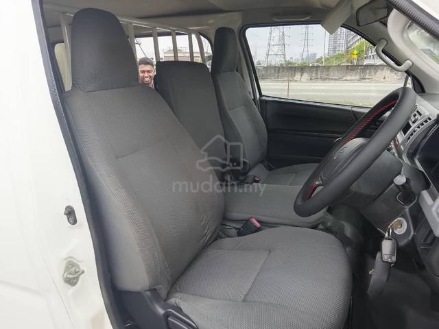 2013 Toyota HIACE 2.5 PANEL VAN (M) Full Service - 4